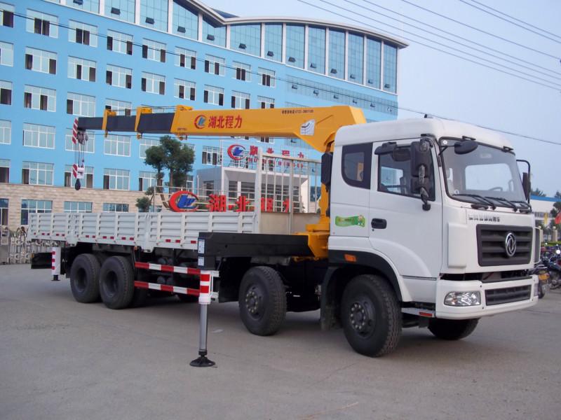 Dongfeng Tianlong 8x4 truck crane
