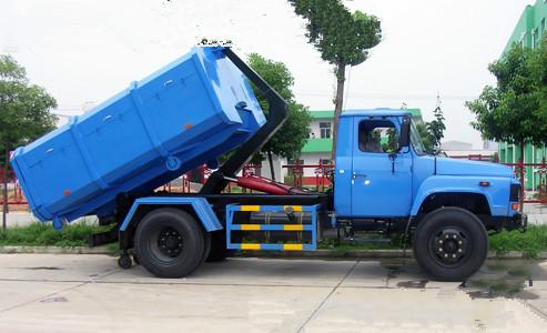 Dongfeng 140 hook arm garbage truck