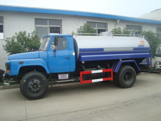 Dongfeng 140 water tank truck