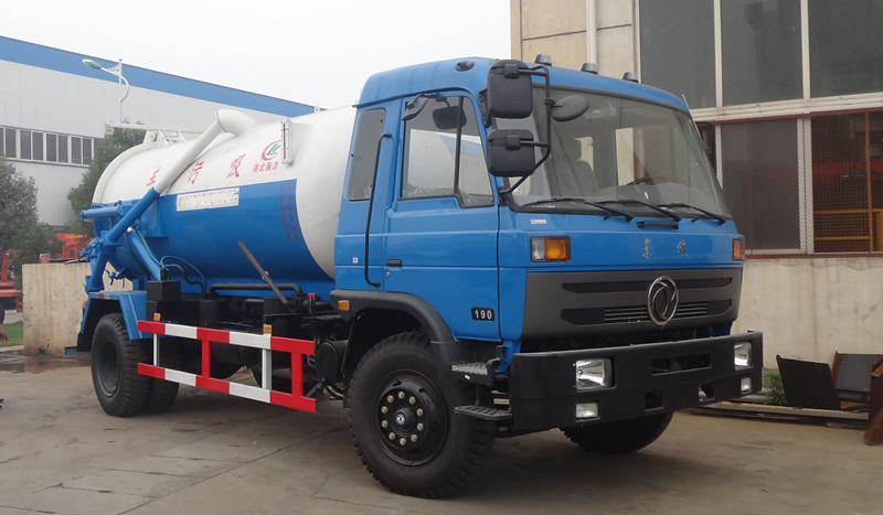 Dongfeng 153 suction sewage truck