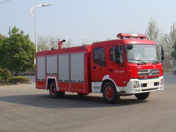Dongfeng Tianjin 4x2 fire truck