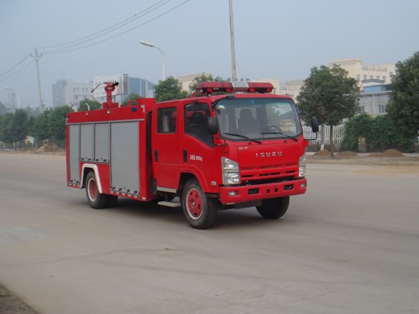 ISUZU 700P fire truck