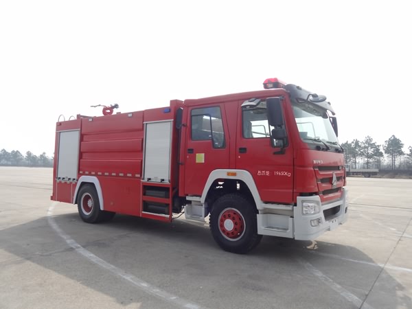 Sinotruk 4x2 fire truck
